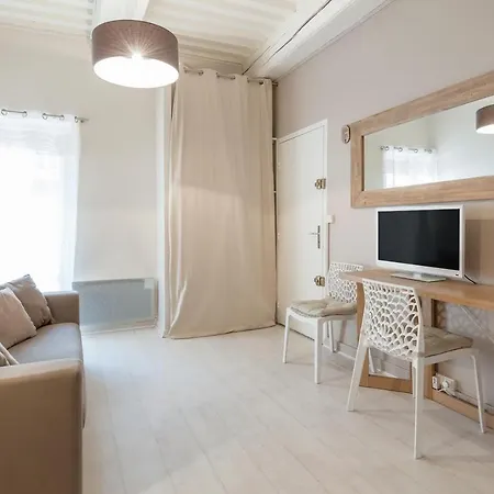 Guestready - Charming For 2 Near The Metro *